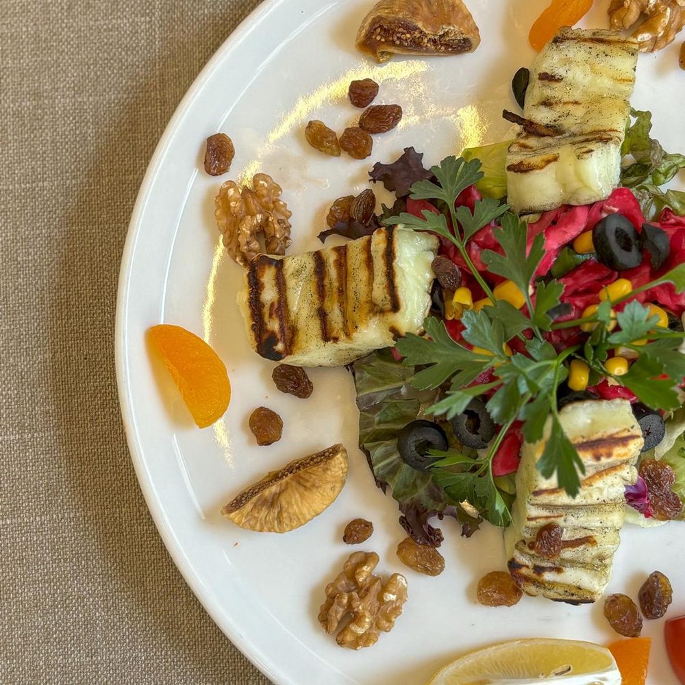 Izgara Halumi Salata